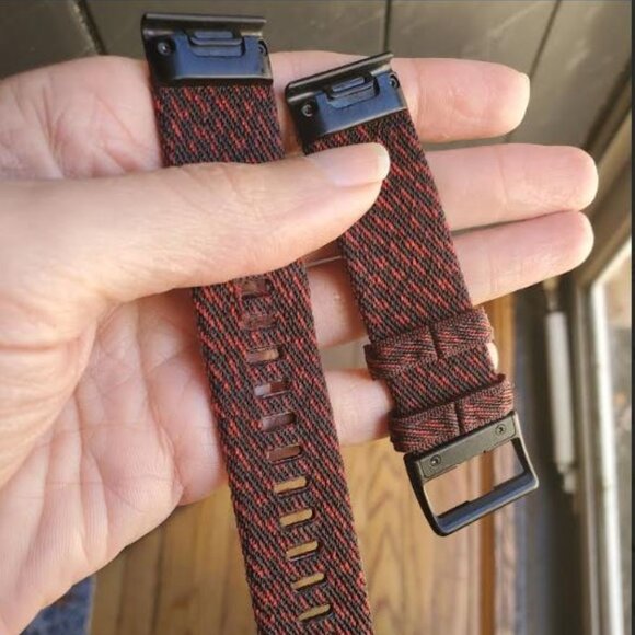 EUC Garmin QuickFit 22 Watch Band Heathered Red Nylon black metal Fenix 6 - Picture 3 of 5